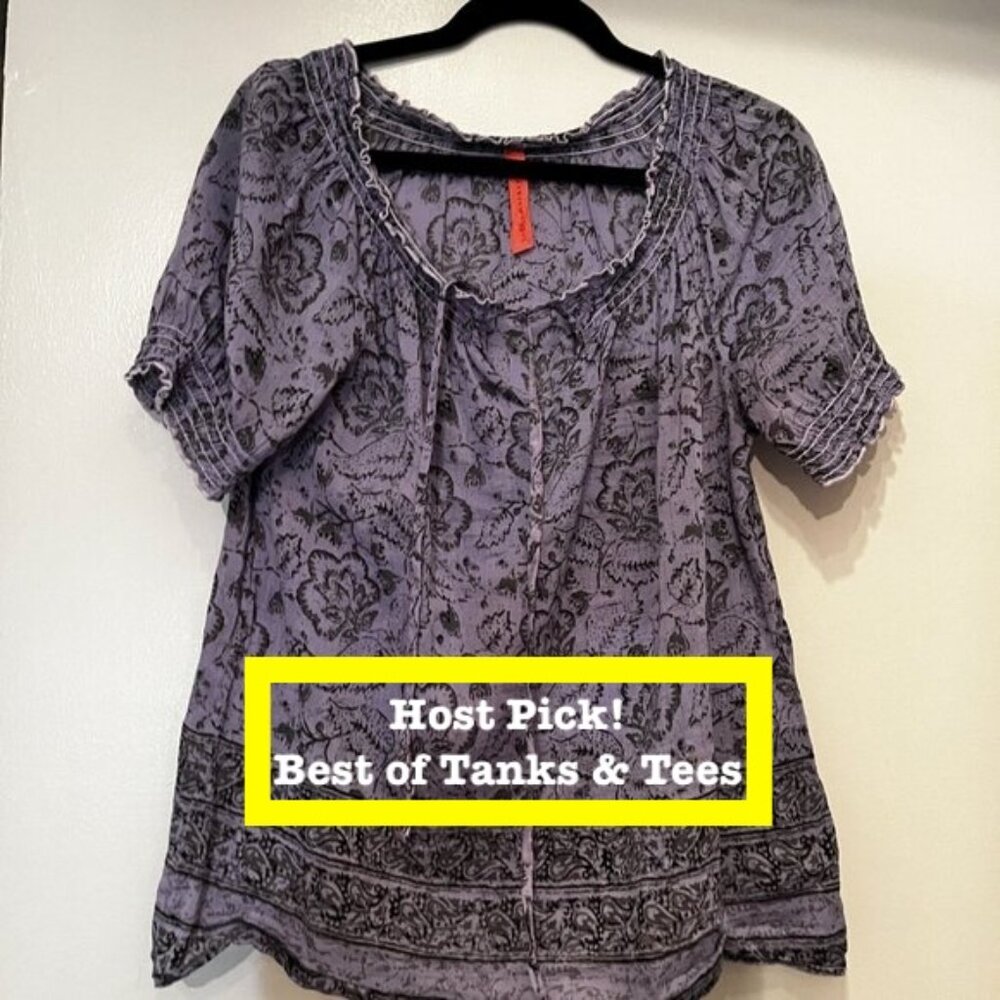 Eight Sixty Lavender Top with Ruffled Sleeves Size Large (never worn –‎ no tags)